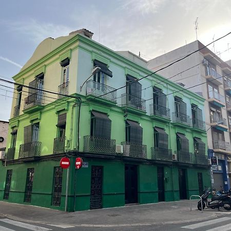 Kiwi Rooms Auto Check-In Valencia Kültér fotó