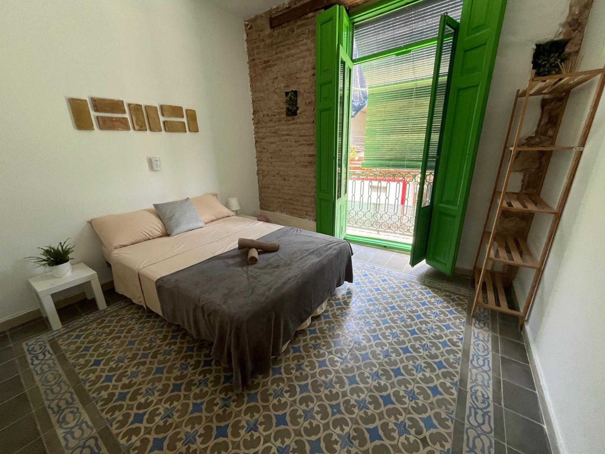 Kiwi Rooms Auto Check-In Valencia Kültér fotó