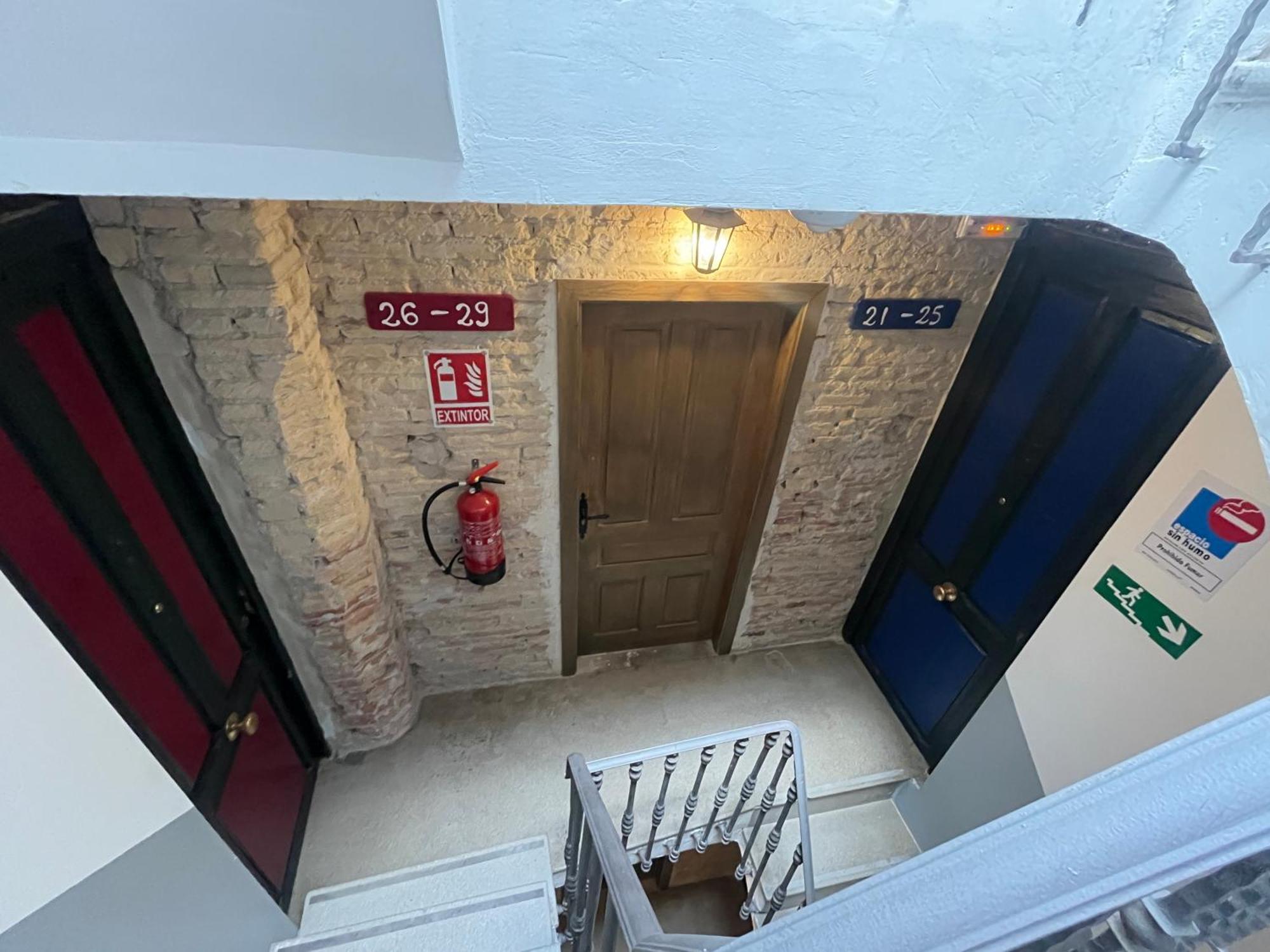 Kiwi Rooms Auto Check-In Valencia Kültér fotó